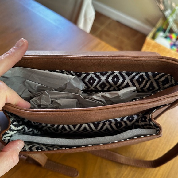 NWT ModCloth Brown Faux Leather Crossbody Bag - Picture 3 of 5